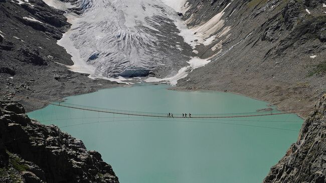 ¡Los puentes más peligrosos del mundo! Quotes   